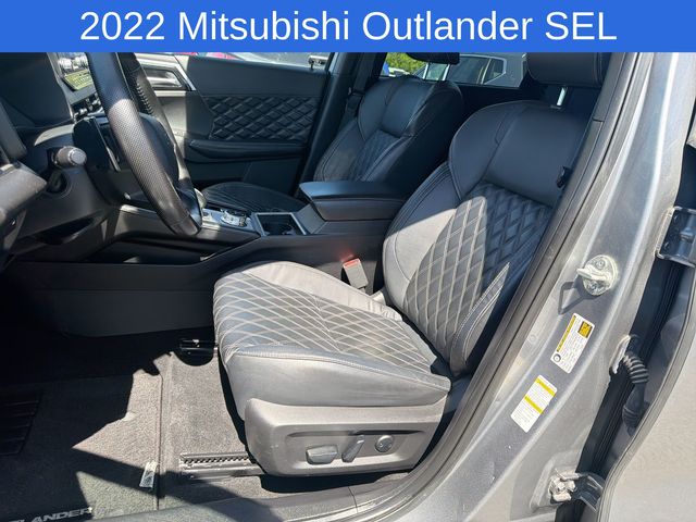 Thumbnail: 2022 Mitsubishi Outlander - 11