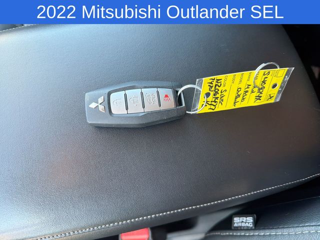 Thumbnail: 2022 Mitsubishi Outlander - 26