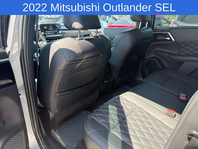 Thumbnail: 2022 Mitsubishi Outlander - 23