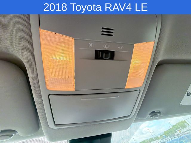 Thumbnail: 2018 Toyota RAV4 - 17