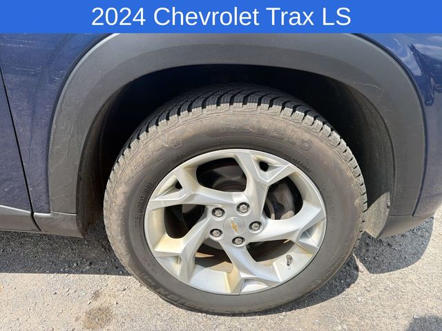 Thumbnail: 2024 Chevrolet Trax - 18