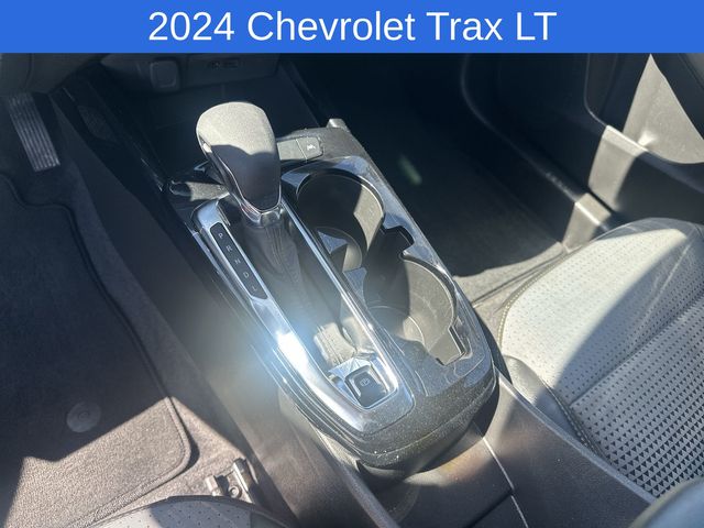 Thumbnail: 2024 Chevrolet Trax - 14