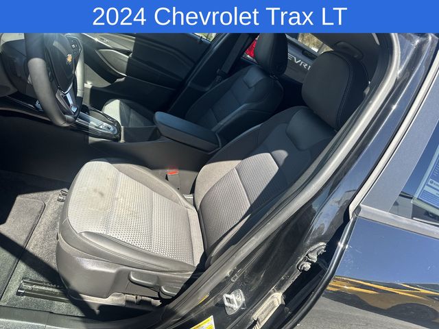 Thumbnail: 2024 Chevrolet Trax - 9