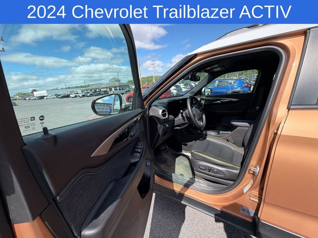 Thumbnail: 2024 Chevrolet TrailBlazer - 17