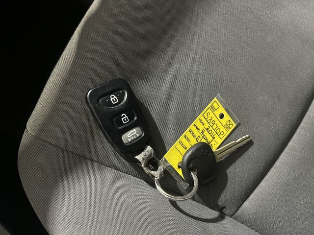 Thumbnail: 2016 Hyundai Elantra - 16