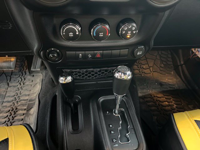 Thumbnail: 2016 Jeep Wrangler - 15