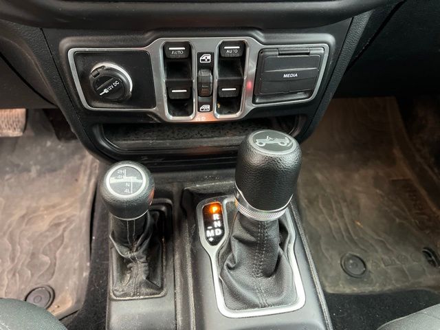 Thumbnail: 2018 Jeep Wrangler - 16