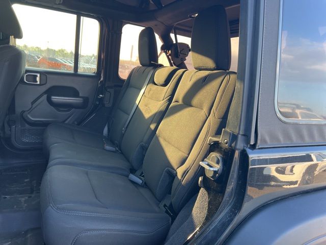 Thumbnail: 2021 Jeep Wrangler - 21