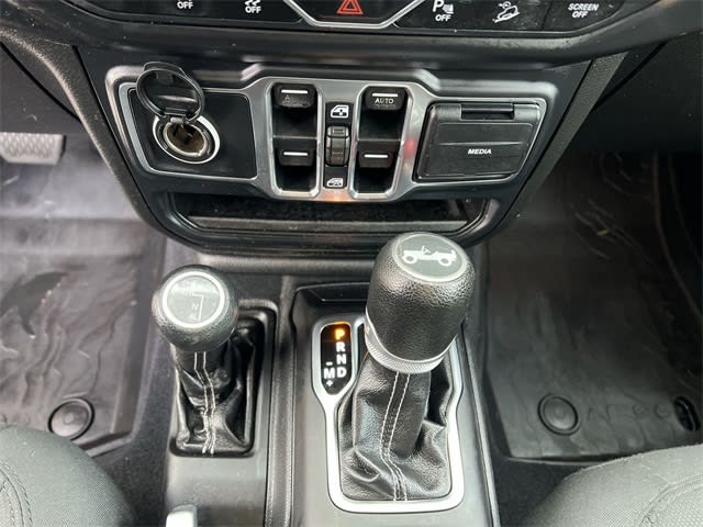 Thumbnail: 2019 Jeep Wrangler - 14