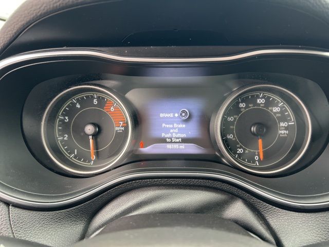Thumbnail: 2019 Jeep Cherokee - 17