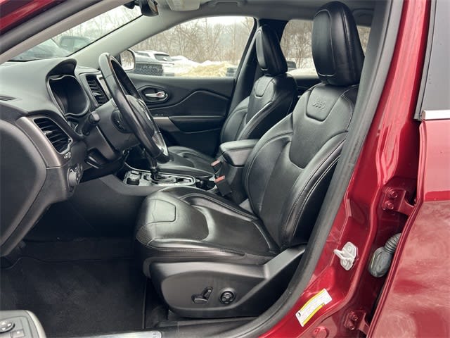 Thumbnail: 2019 Jeep Cherokee - 11