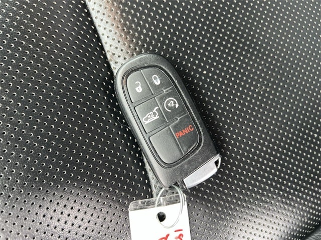 Thumbnail: 2019 Jeep Cherokee - 19