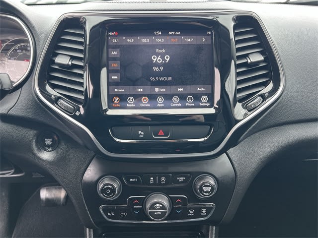 Thumbnail: 2019 Jeep Cherokee - 15