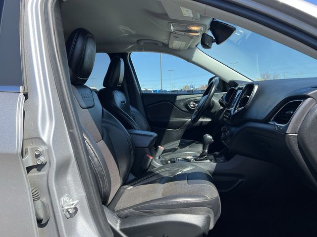 Thumbnail: 2019 Jeep Cherokee - 12