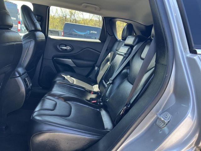 Thumbnail: 2019 Jeep Cherokee - 25