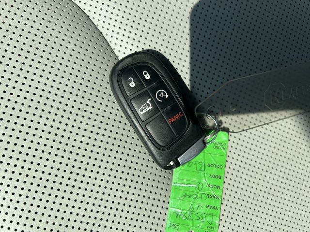 Thumbnail: 2019 Jeep Cherokee - 20