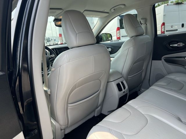 Thumbnail: 2019 Jeep Cherokee - 29