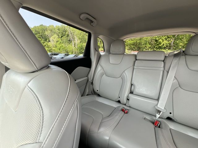 Thumbnail: 2019 Jeep Cherokee - 25