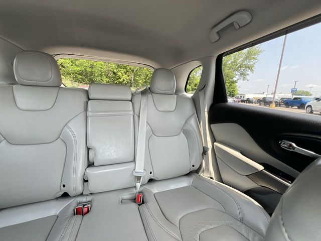 Thumbnail: 2019 Jeep Cherokee - 27