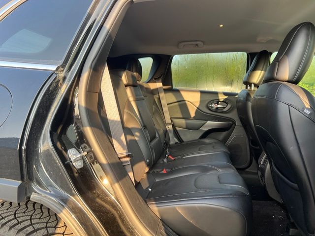 Thumbnail: 2019 Jeep Cherokee - 22