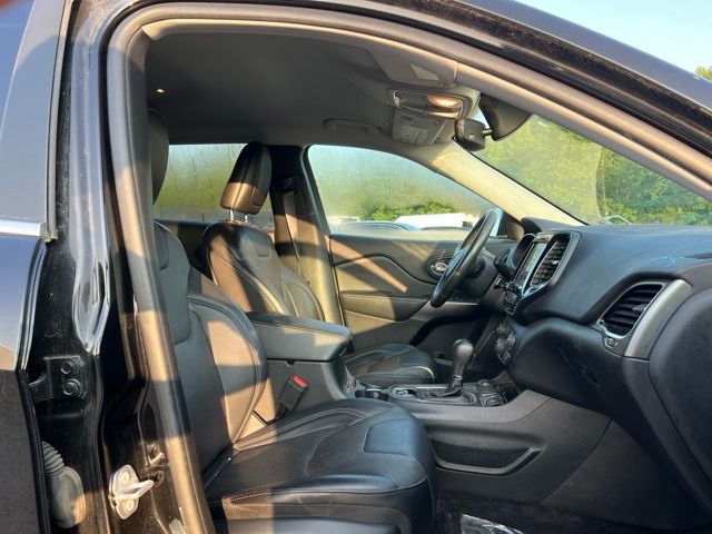 Thumbnail: 2019 Jeep Cherokee - 11