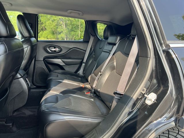 Thumbnail: 2019 Jeep Cherokee - 31