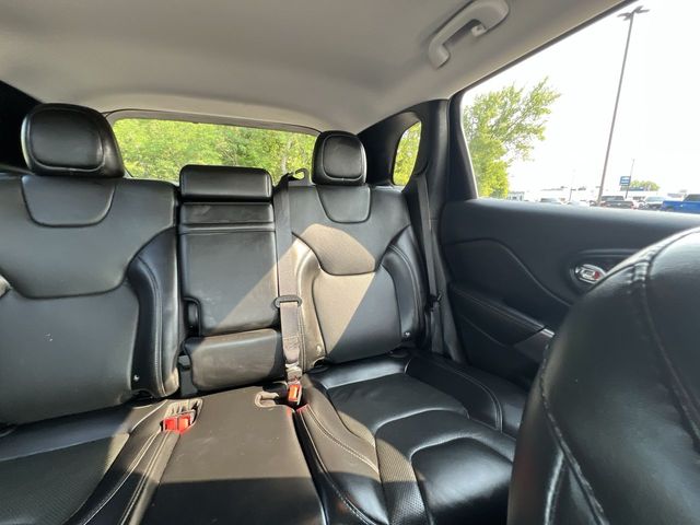 Thumbnail: 2019 Jeep Cherokee - 28