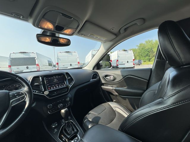 Thumbnail: 2019 Jeep Cherokee - 25
