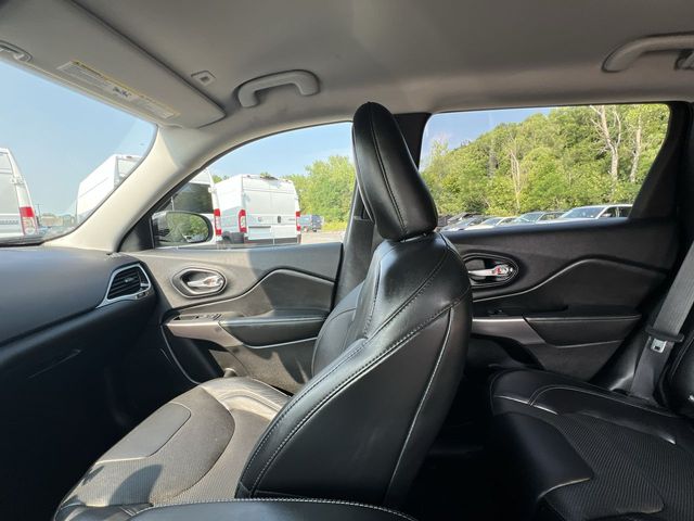 Thumbnail: 2019 Jeep Cherokee - 13