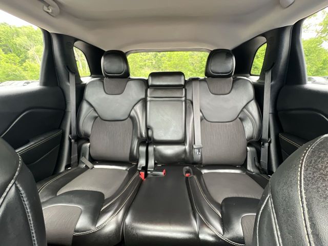 Thumbnail: 2018 Jeep Cherokee - 27