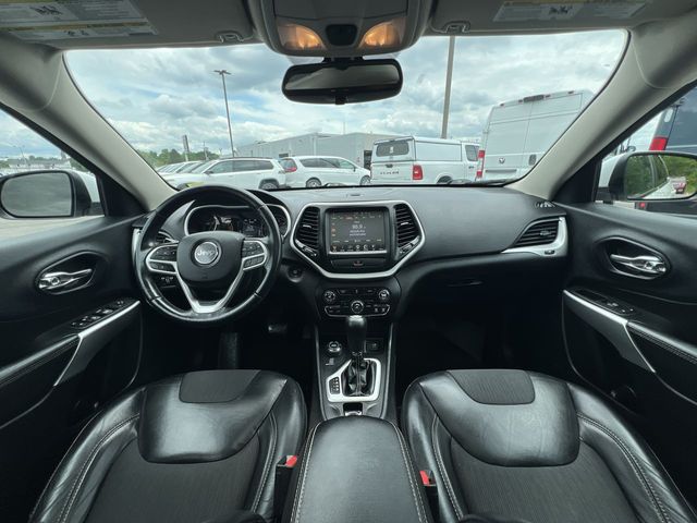 Thumbnail: 2018 Jeep Cherokee - 30