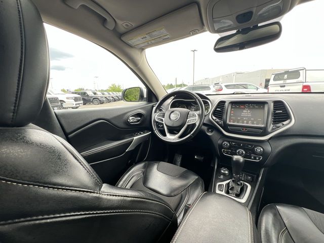 Thumbnail: 2018 Jeep Cherokee - 12