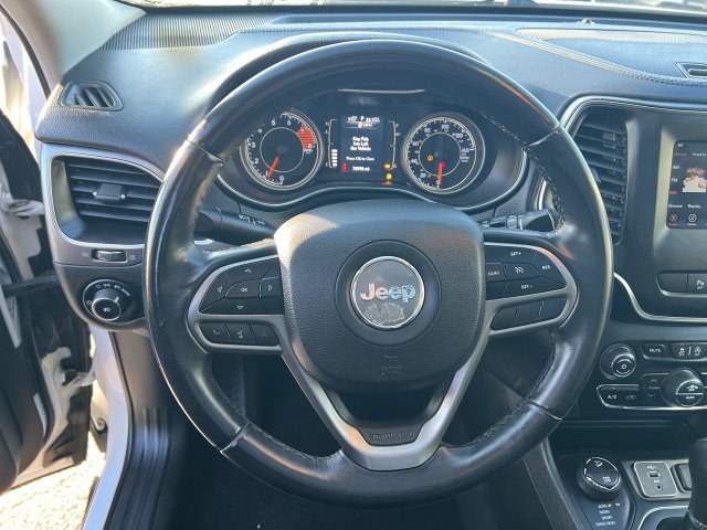 Thumbnail: 2019 Jeep Cherokee - 15