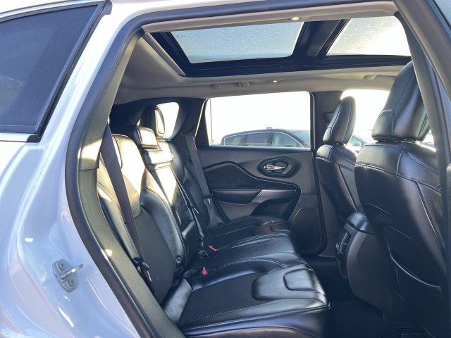 Thumbnail: 2019 Jeep Cherokee - 33