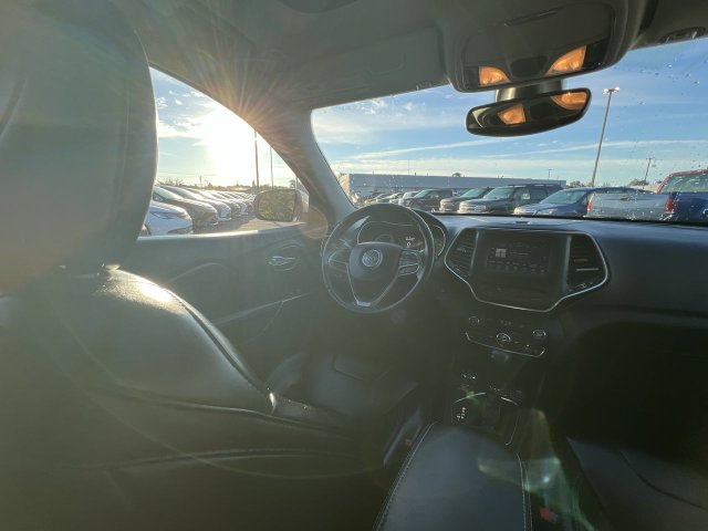 Thumbnail: 2019 Jeep Cherokee - 29
