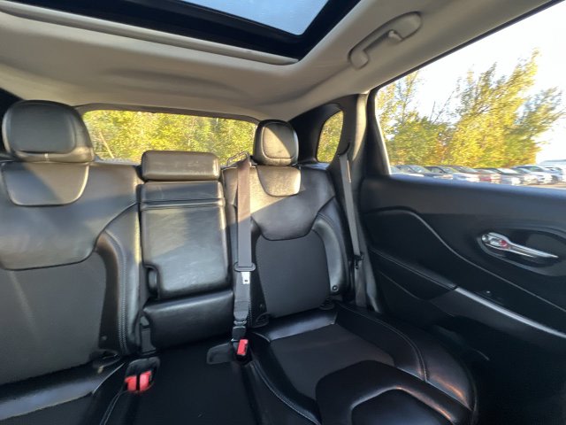 Thumbnail: 2019 Jeep Cherokee - 27
