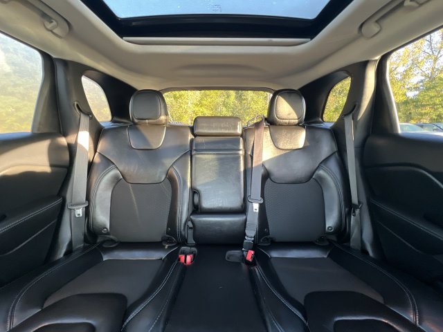 Thumbnail: 2019 Jeep Cherokee - 26