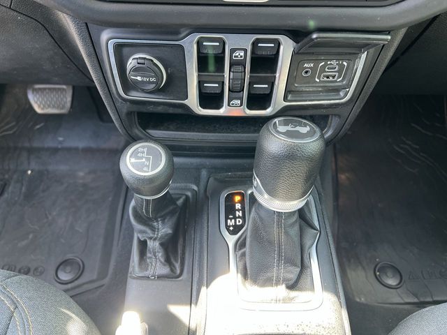 Thumbnail: 2025 Jeep Wrangler - 17