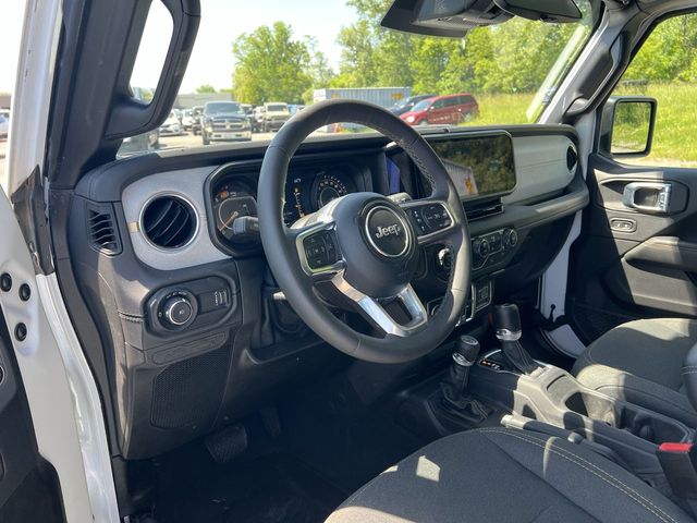 Thumbnail: 2025 Jeep Wrangler - 14