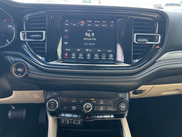 Thumbnail: 2022 Dodge Durango - 16