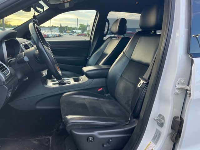 Thumbnail: 2018 Jeep Grand Cherokee - 11