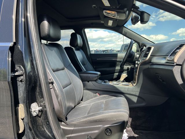 Thumbnail: 2017 Jeep Grand Cherokee - 12