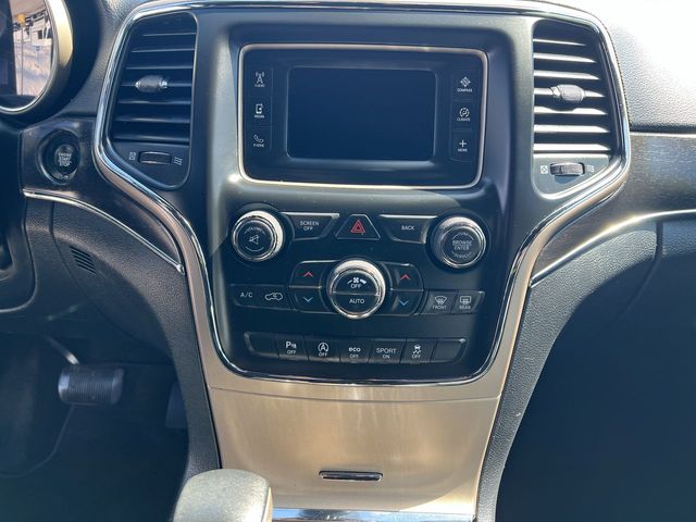 Thumbnail: 2017 Jeep Grand Cherokee - 16
