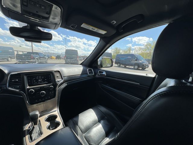 Thumbnail: 2017 Jeep Grand Cherokee - 10