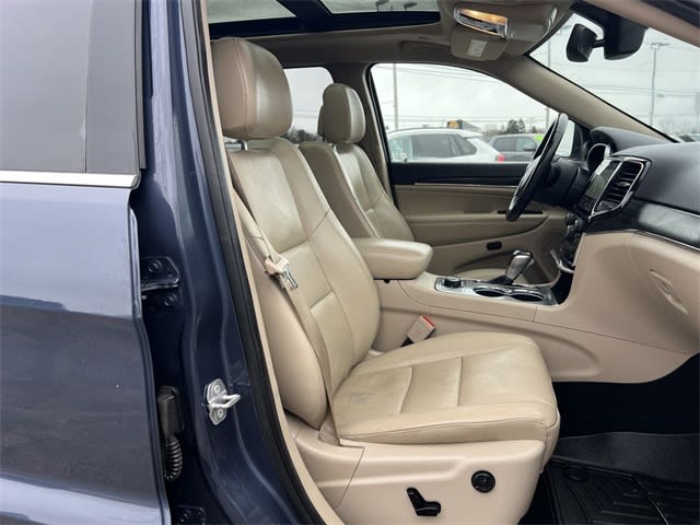 Thumbnail: 2020 Jeep Grand Cherokee - 12