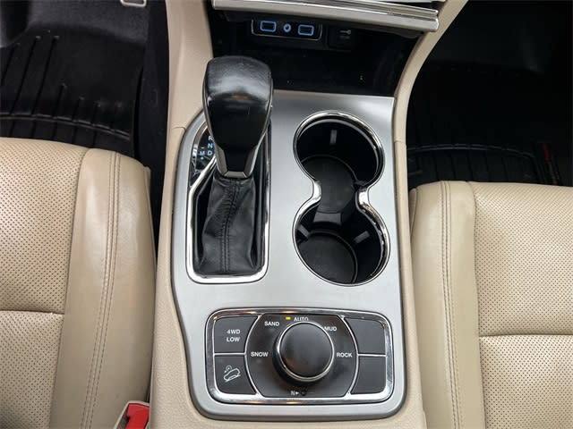 Thumbnail: 2020 Jeep Grand Cherokee - 16