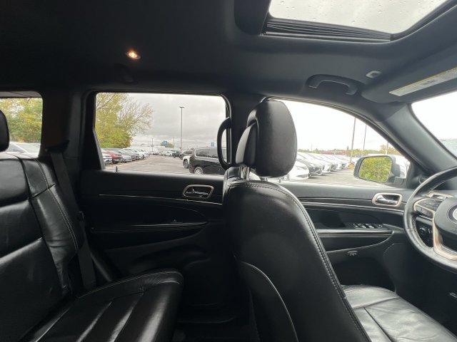 Thumbnail: 2017 Jeep Grand Cherokee - 29
