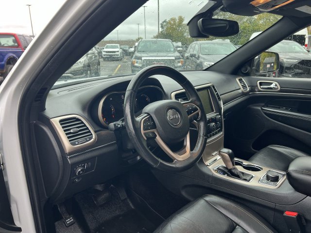 Thumbnail: 2017 Jeep Grand Cherokee - 15
