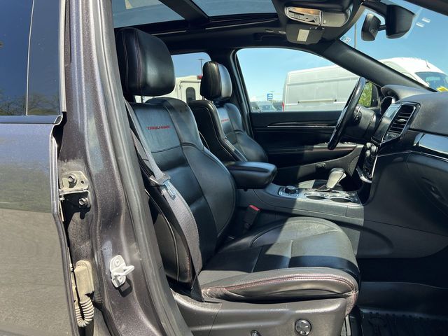 Thumbnail: 2020 Jeep Grand Cherokee - 12