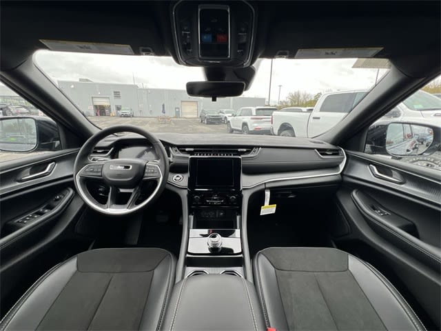 Thumbnail: 2025 Jeep Grand Cherokee - 9